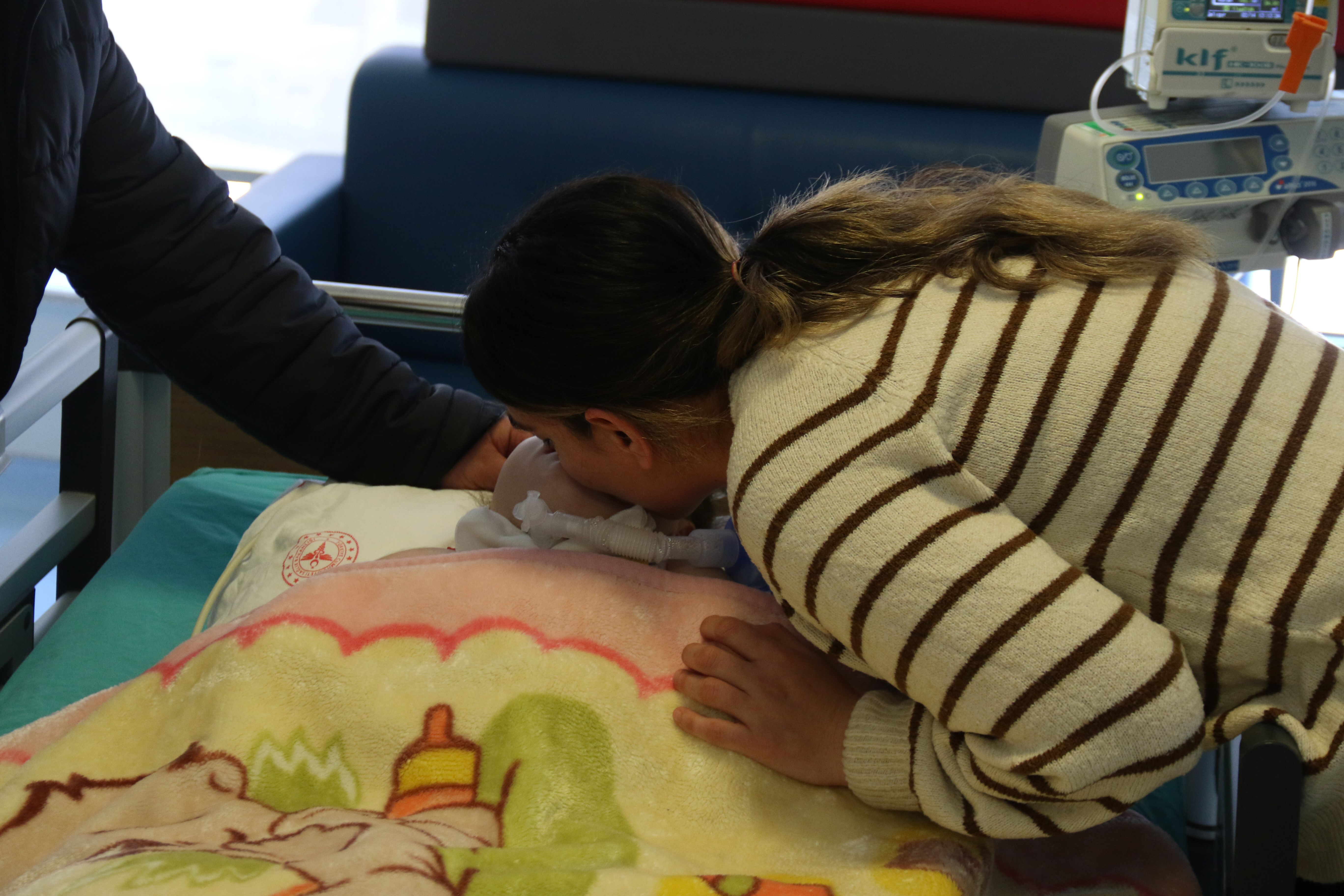 Depremde 'öldü' denilen ailenin film gibi hikayesi! Depremde 'öldü' denilen ailenin film gibi hikayesi! - 2. Resim