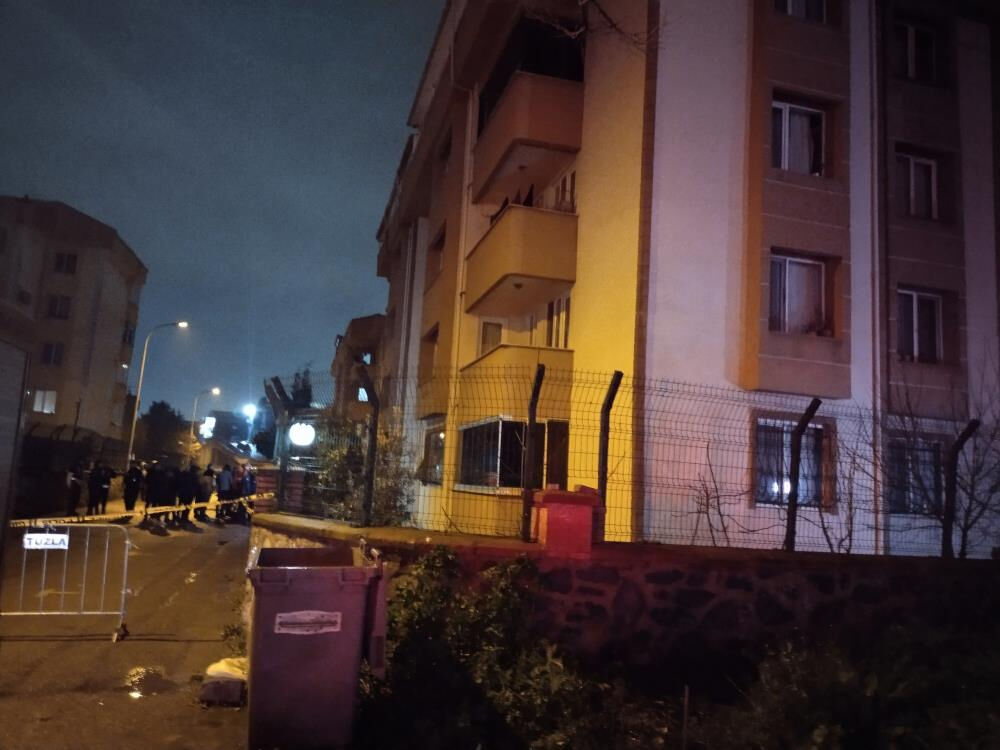 İstanbul Tuzla'da bir bina gece yarısı tahliye edildi! Çok sayıda ekip olay yerinde - 2. Resim