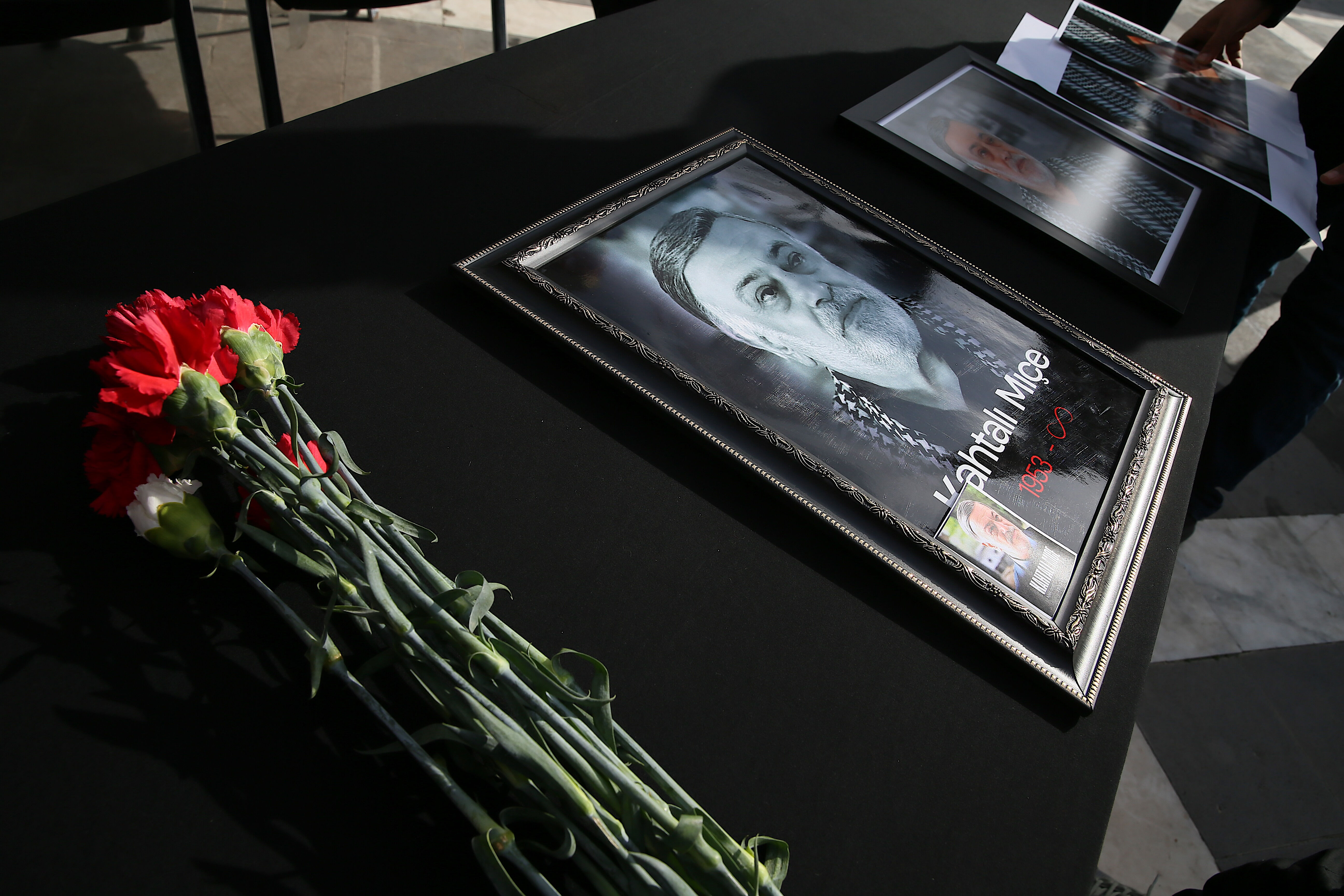 Kahtalı Mıçe memleketi Adıyaman'da son yolculuğuna uğurlandı! Kızlarının yaptıkları herkesi ağlattı - 4. Resim