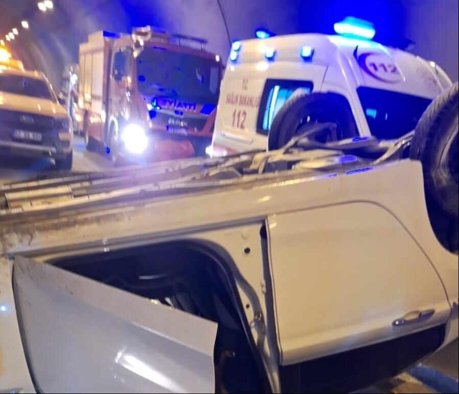 Ordu tünelinde korkunç kaza! İki araç kafa kafaya çarpıştı, çok sayıda yaralı var - 2. Resim