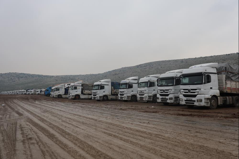 Vergiler arttıkça kuyruk uzadı! Sınırda hareketlilik devam ediyor Vergiler arttıkça kuyruk uzadı! Sınırda hareketlilik devam ediyor - 2. Resim