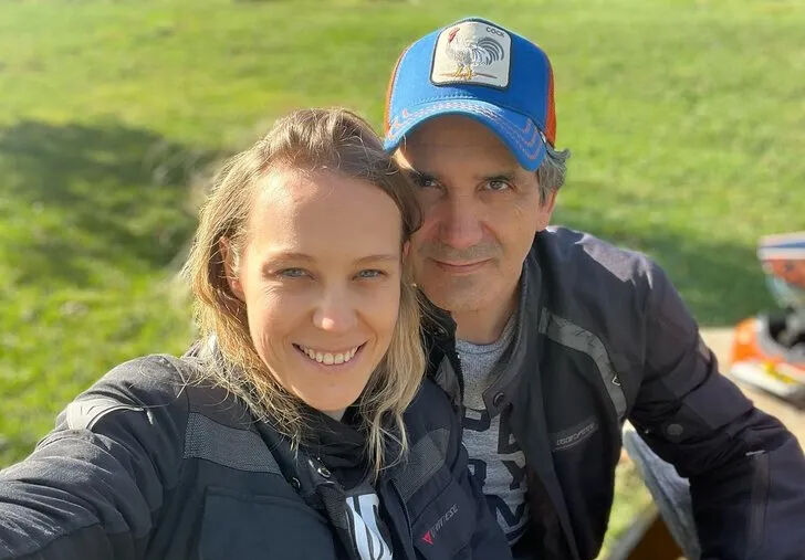 Cüneyt Mete'nin eşi bakın kim çıktı! Meğer Kuruluş Osman'ın ünlü oyuncusuyla evliymiş... Cüneyt Mete'nin bakın eşi kim çıktı! Meğer Kuruluş Osman'ın ünlü oyuncusuyla evliymiş... - 2. Resim