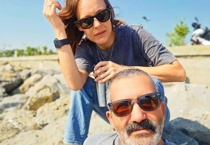 Cüneyt Mete'nin eşi bakın kim çıktı! Meğer Kuruluş Osman'ın ünlü oyuncusuyla evliymiş... Cüneyt Mete'nin bakın eşi kim çıktı! Meğer Kuruluş Osman'ın ünlü oyuncusuyla evliymiş... - 3. Resim