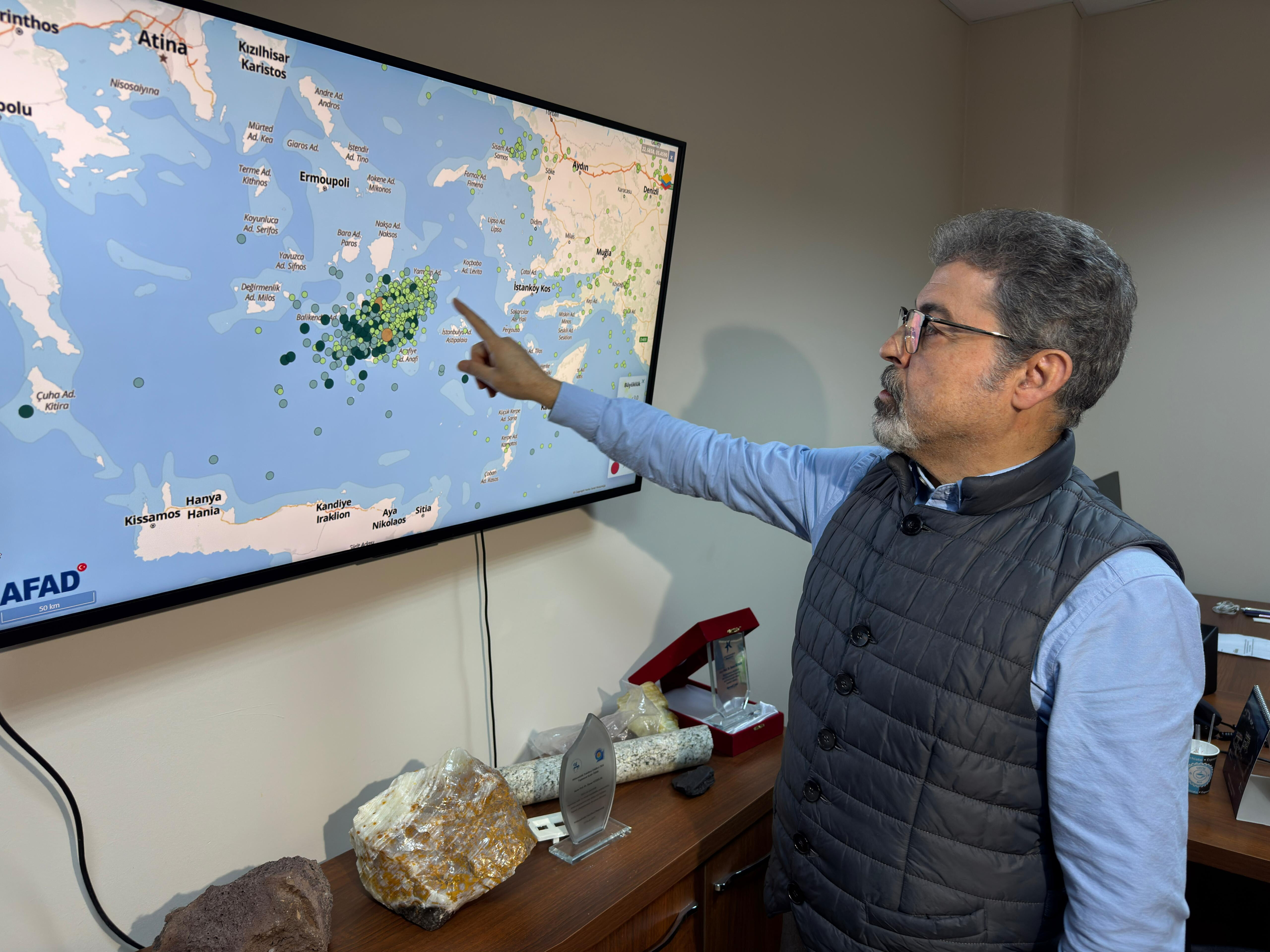 Ege'de peş peşe depremler! Prof. Dr. Sözbilir: Sonuna geldik - 1. Resim