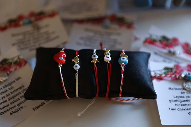 Marteniçka ne zaman takılır, hangi tarihlerde? Marteniçka geleneği merak ediliyor Marteniçka ne zaman takılır? Marteniçka geleneği - 3. Resim