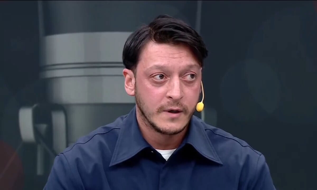 Mesut Özil'den ayrılık sonrası ilk açıklama:  Mesut Özil'den ayrılık sonrası ilk açıklama:
