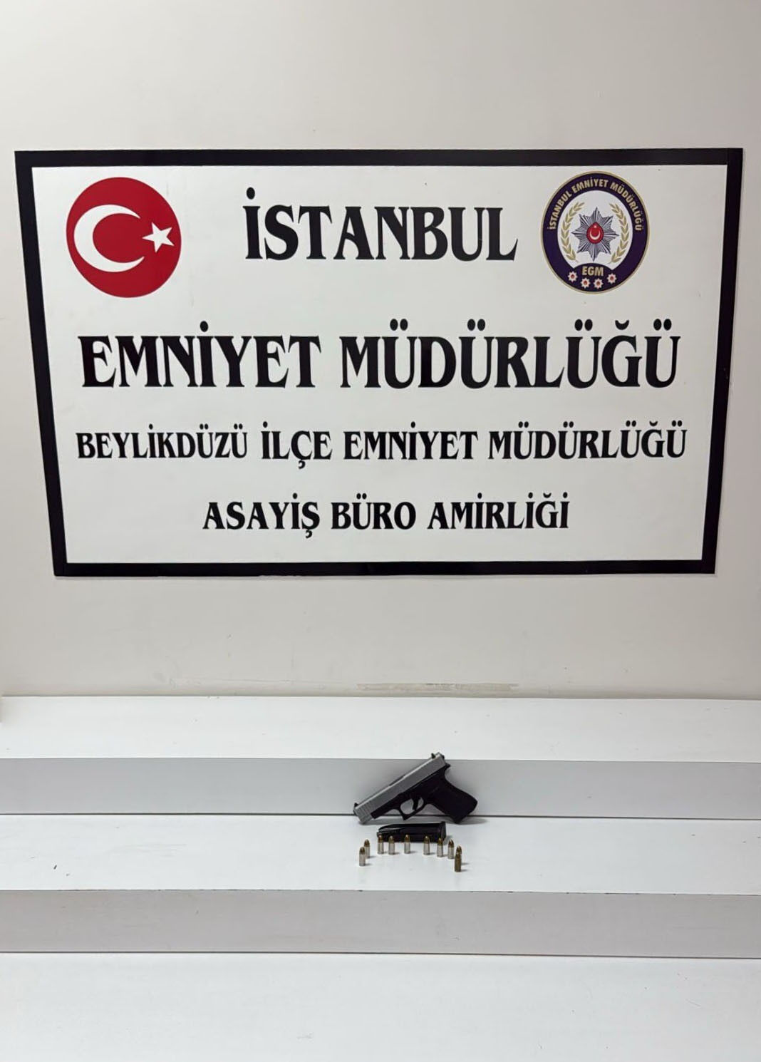 Site yönetim toplantısında arbede! Saldırgan babasını vurdu Site yönetim toplantısında arbede! Saldırgan babasını vurdu - 2. Resim