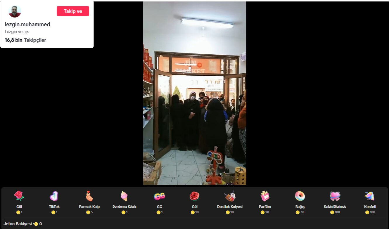 TikTok bakkal mahalleyi karıştırdı! Yardım bahane, takipçi artırmak şahane - 1. Resim