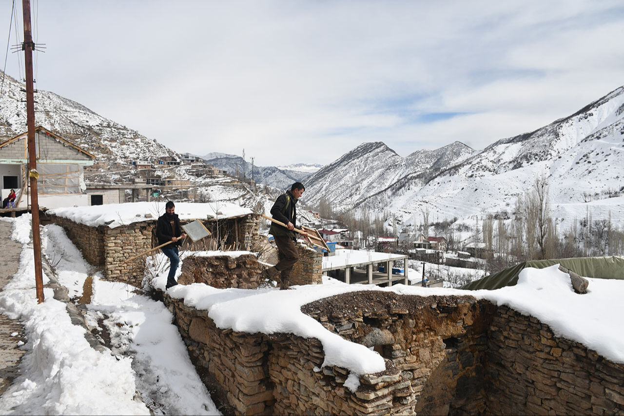Betonlaşmaya direniyorlar! Karla mücadele eden Uzungeçit'te 100 yıllık evleri korumaya çalışıyorlar Betonlaşmaya direniyorlar! Karla mücadele eden Uzungeçit'te 100 yıllık evleri korumaya çalışıyorlar - 5. Resim