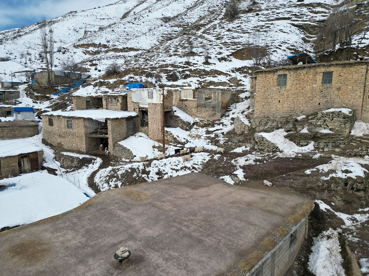 Betonlaşmaya direniyorlar! Karla mücadele eden Uzungeçit'te 100 yıllık evleri korumaya çalışıyorlar Betonlaşmaya direniyorlar! Karla mücadele eden Uzungeçit'te 100 yıllık evleri korumaya çalışıyorlar - 3. Resim