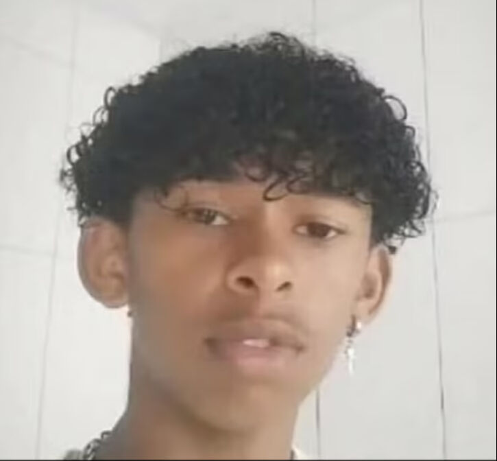 Bu 'meydan okuma' çok konuşuldu! Ölü kelebekleri vücuduna enjekte etti Bu 'meydan okuma' çok konuşuldu! Ölü kelebekleri vücuduna enjekte etti - 1. Resim