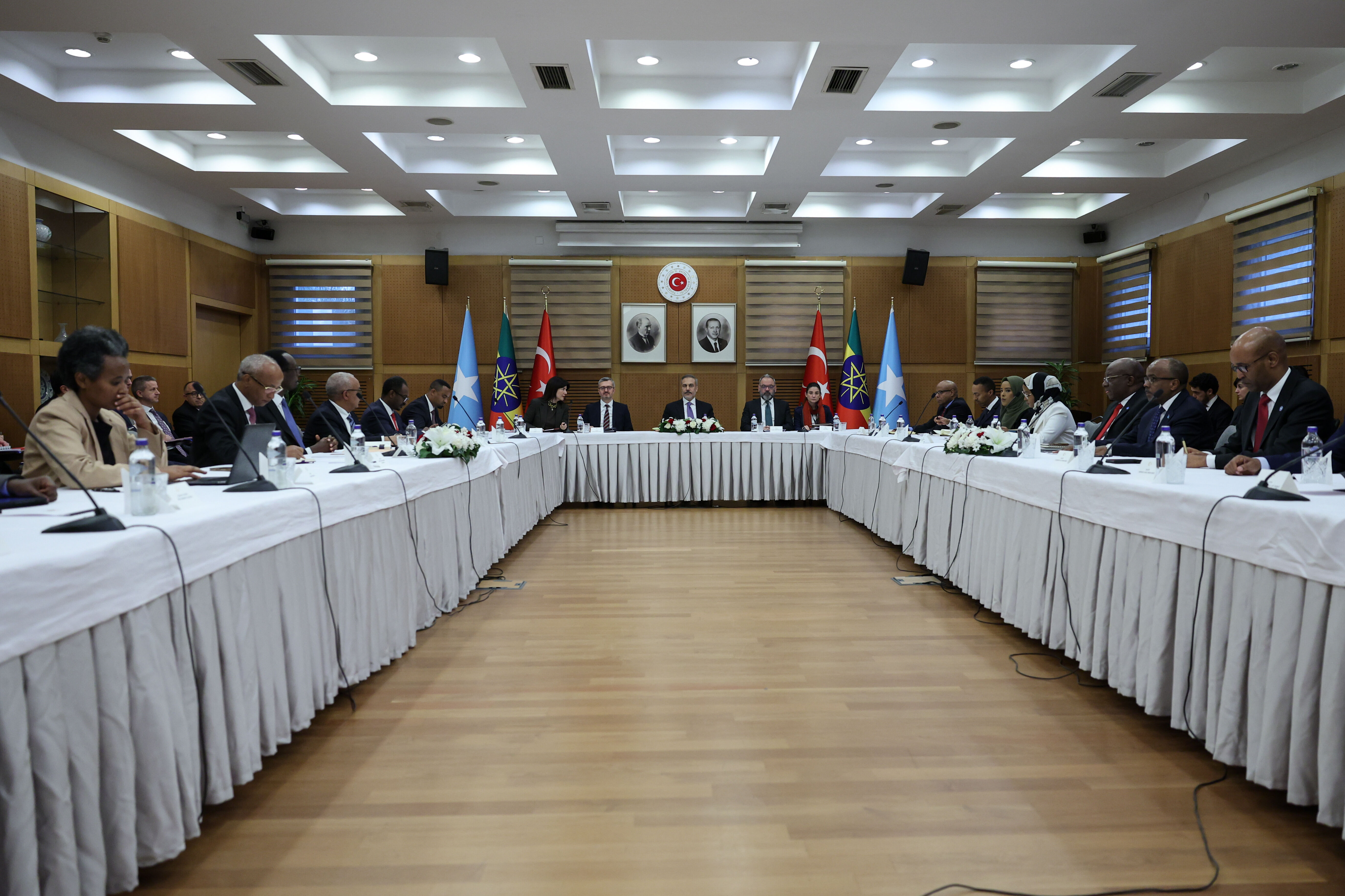 Cumhurbaşkanı Erdoğan barıştırmıştı... Somali ve Etiyopya heyetleri Ankara'da bir araya geldi - 1. Resim