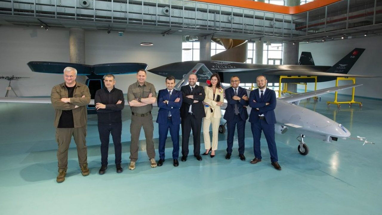 Cumhurbaşkanı Erdoğan ve Ukrayna Devlet Başkanı Zelenskiy hangi konuları masaya yatıracak? - 1. Resim