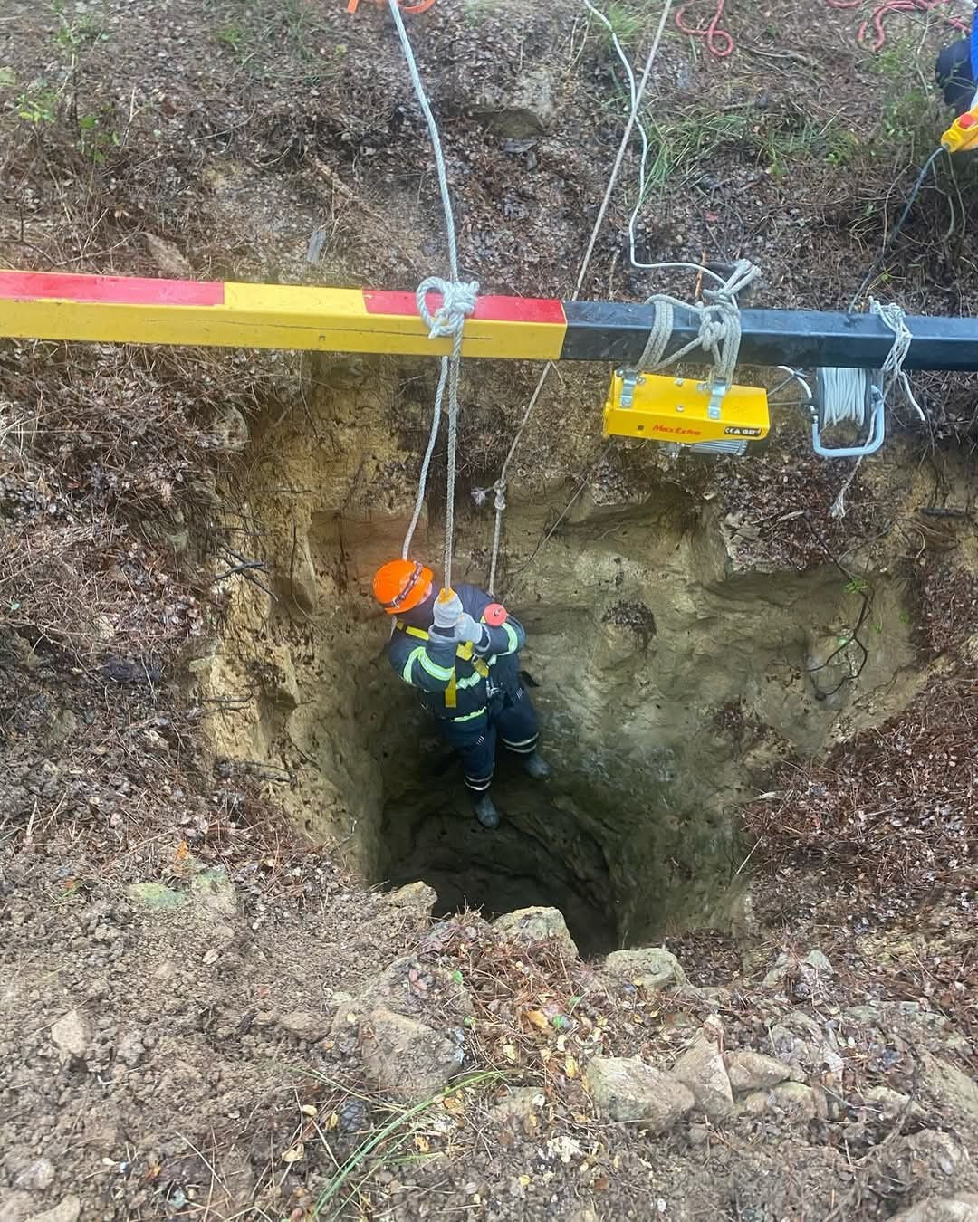 Define tünelinde kurtarma operasyonu! Edirne'de keçiler 32 metrelik çukura düştü Defineci tünelinde kurtarma operasyonu! Edirne'de keçiler 32 metrelik çukura düştü - 2. Resim