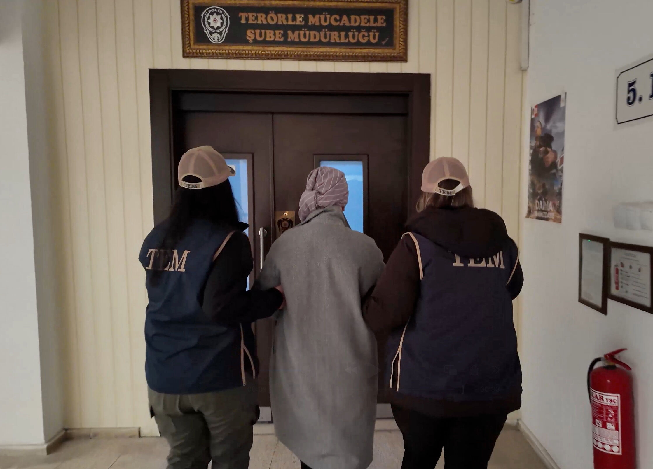 DEM Parti'nin Iğdır İl Başkanı Alya Akkuş gözaltına alındı - 1. Resim