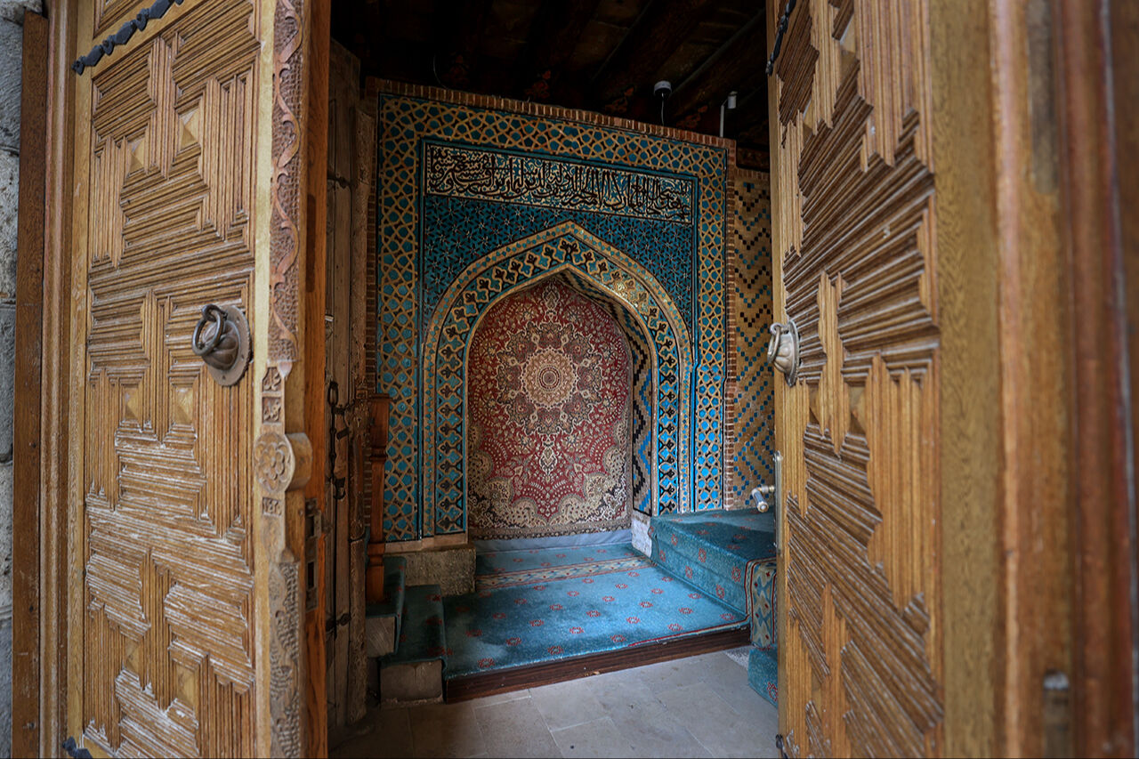 Estetiğin zirvesi Eşrefoğlu Camii! Görenleri mest eden tarihi yapı ziyaretçi sayısını ikiye katladı - 4. Resim