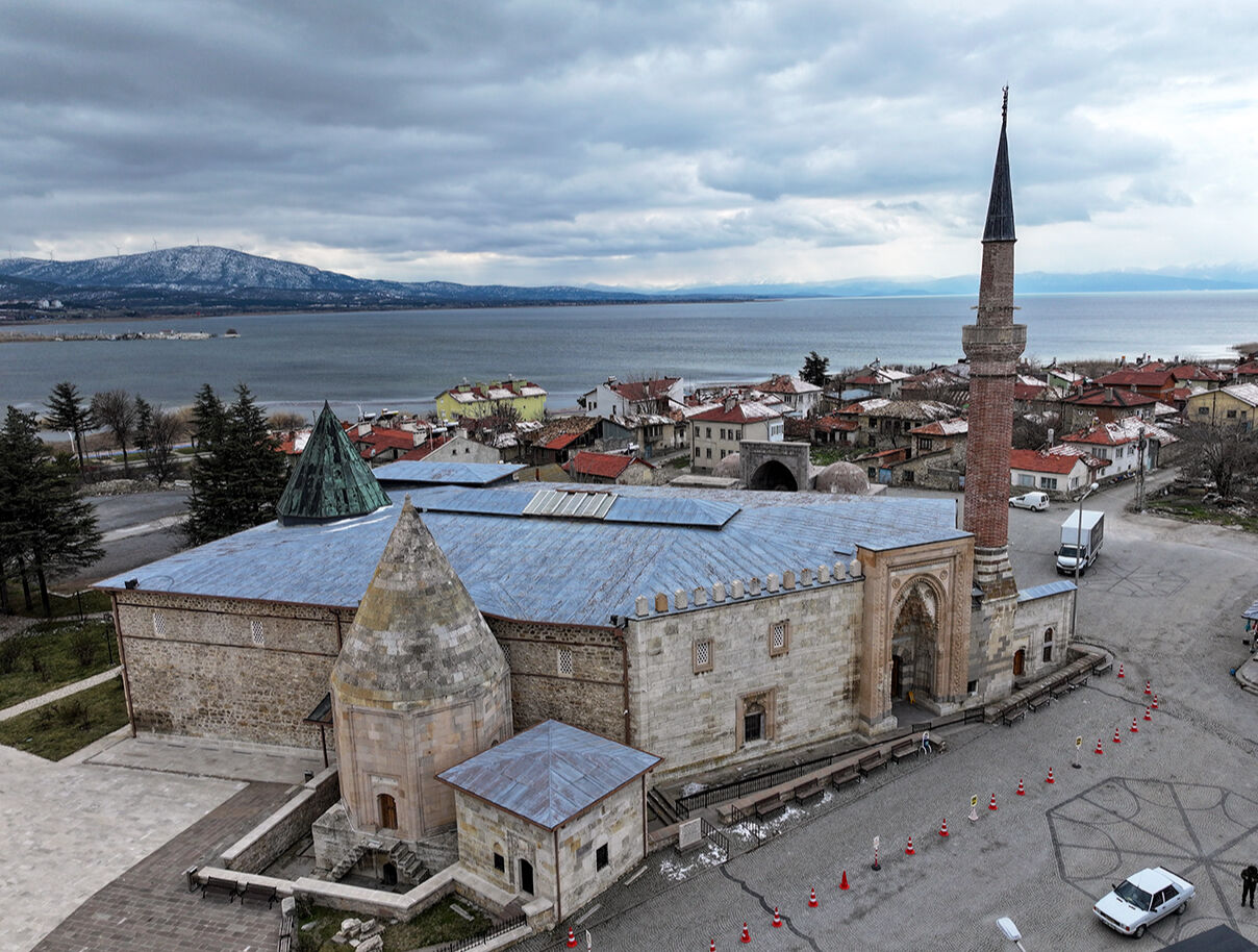 Estetiğin zirvesi Eşrefoğlu Camii! Görenleri mest eden tarihi yapı ziyaretçi sayısını ikiye katladı - 2. Resim