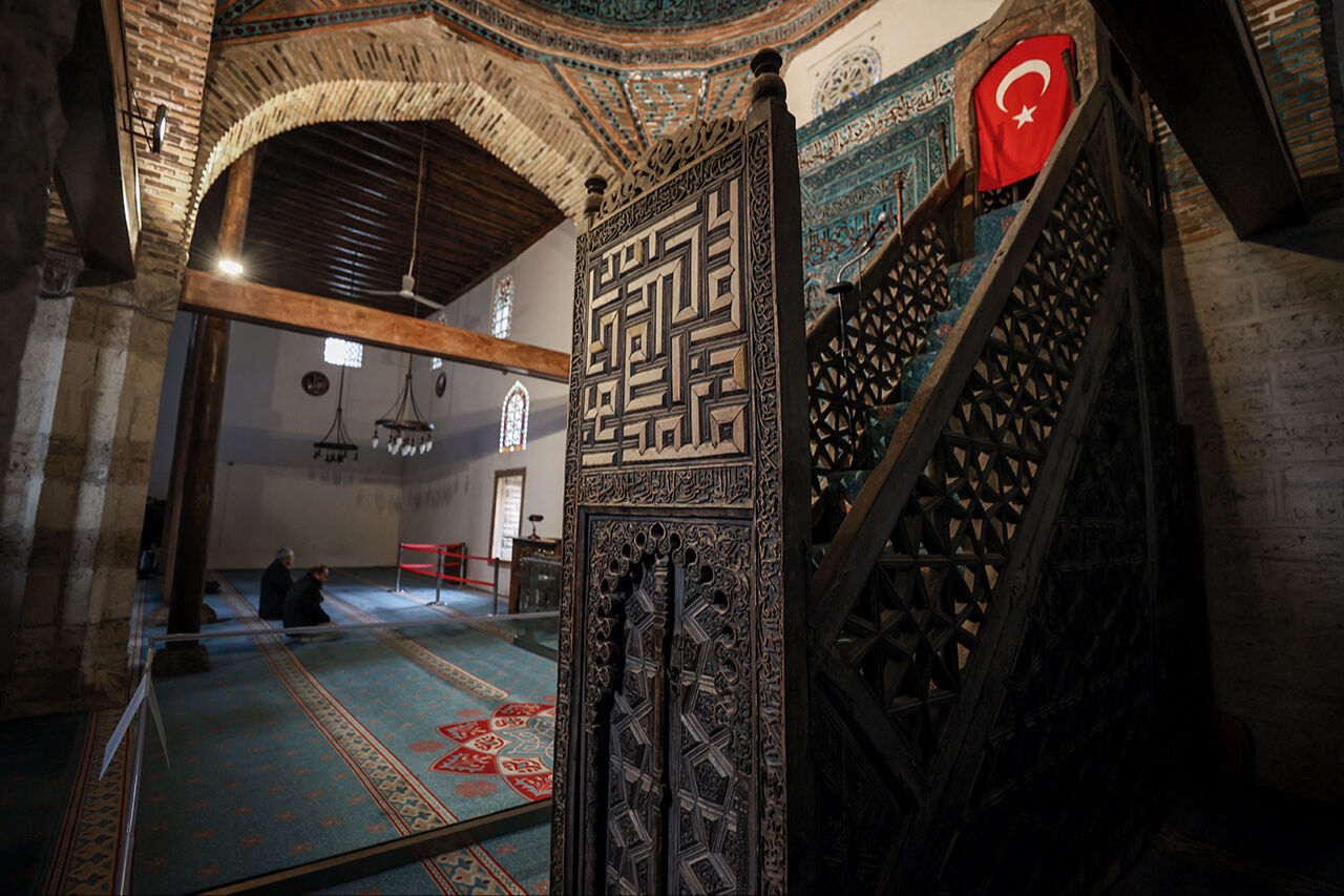 Estetiğin zirvesi Eşrefoğlu Camii! Görenleri mest eden tarihi yapı ziyaretçi sayısını ikiye katladı - 8. Resim