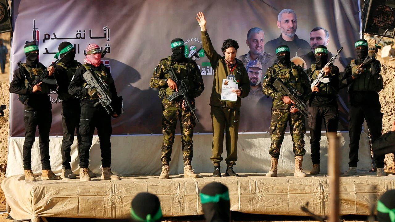 İsrailli esirden "Pesah Bayramı" itirafı: Hamas bize dua kitabı verdi - 2. Resim