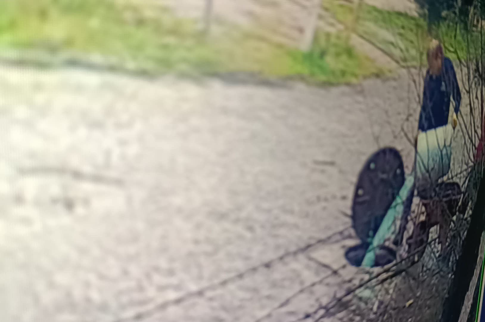 İstanbul'da şüpheli kimyasal atık olayı! Rögar kapağını açıp kanalizasyona sıvı döktüler, İSKİ harekete geçti - 1. Resim