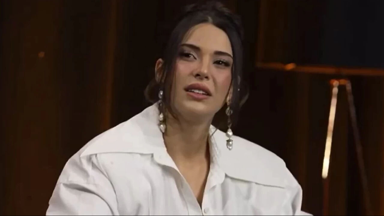 Korku dolu anlar! Devrim Özkan ve Bige Önal'in bindiği uçağa yıldırım çarptı - 3. Resim