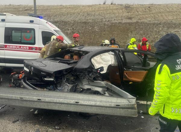 Kuzey Marmara'da korkunç kaza! İş adamı İsmail Özhan Özmen ağır yaralandı, şoförü öldü Kuzey Marmara'da korkunç kaza! İş adamı İsmail Özhan Özmen ağır yaralandı, şoförü öldü - 2. Resim