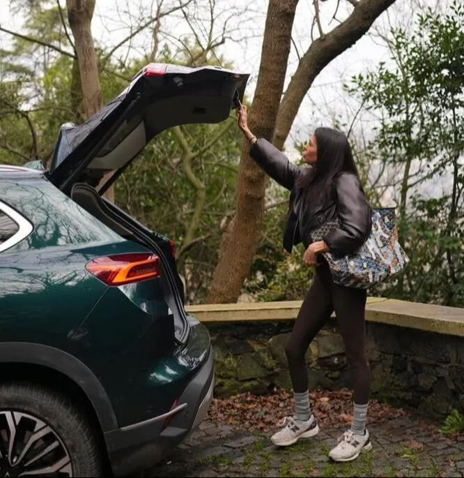 Sosyetenin ünlü ismi Ceylan Çapa Togg satın aldı! Pozuna yazdığı not gündem oldu - 2. Resim