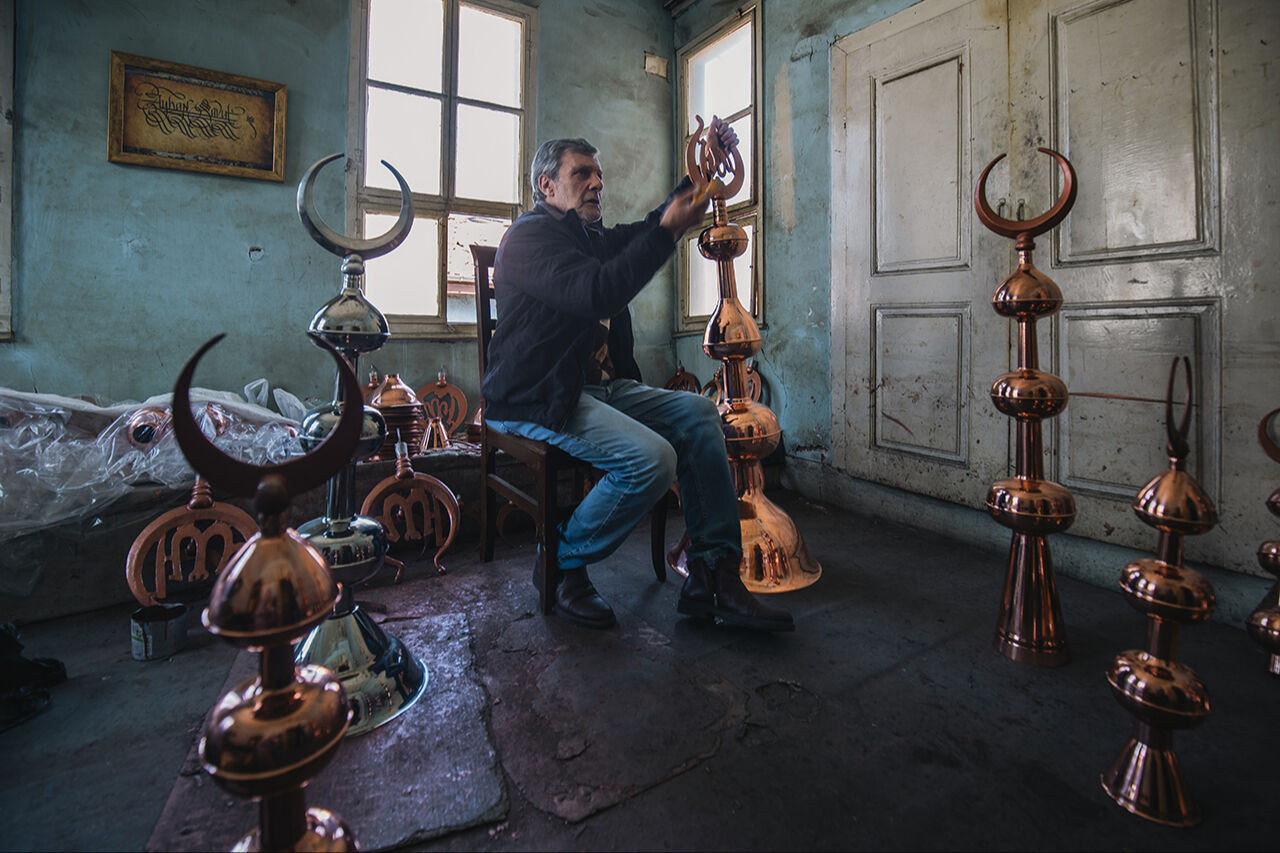 150 bin liralık alem! Bursa'da ürettiği alemler dünya camilerini süslüyor 150 bin liralık alem! Bursa'da ürettiği alemler dünya camilerini süslüyor! - 5. Resim