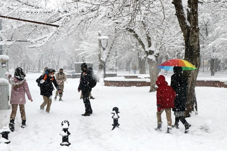 Arnavutköy'de okullar tatil mi? 19 Şubat İstanbul kar tatili açıklamaları - 2. Resim