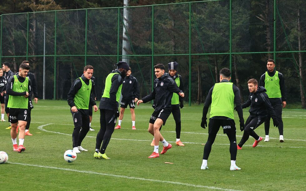 Beşiktaş'ın yeni transferleri sahne alacak! Elan Ricardo ve Keny Arroyo hazır Beşiktaş'ın yeni transferleri sahne alacak! Elan Ricardo ve Keny Arroyo hazır - 1. Resim