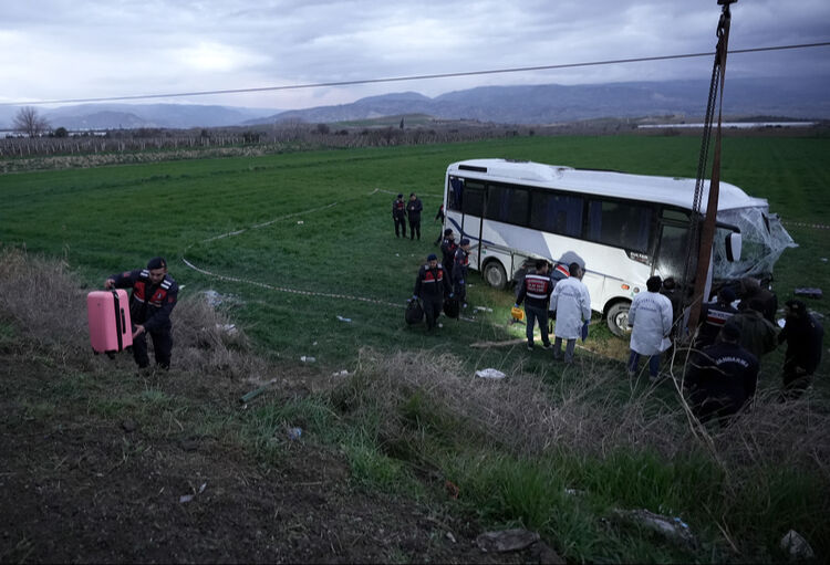 Buldan Denizli trafik kazasında ölenlerin isimleri belli oldu mu? Buldan Denizli trafik kazası gündem oldu - 2. Resim