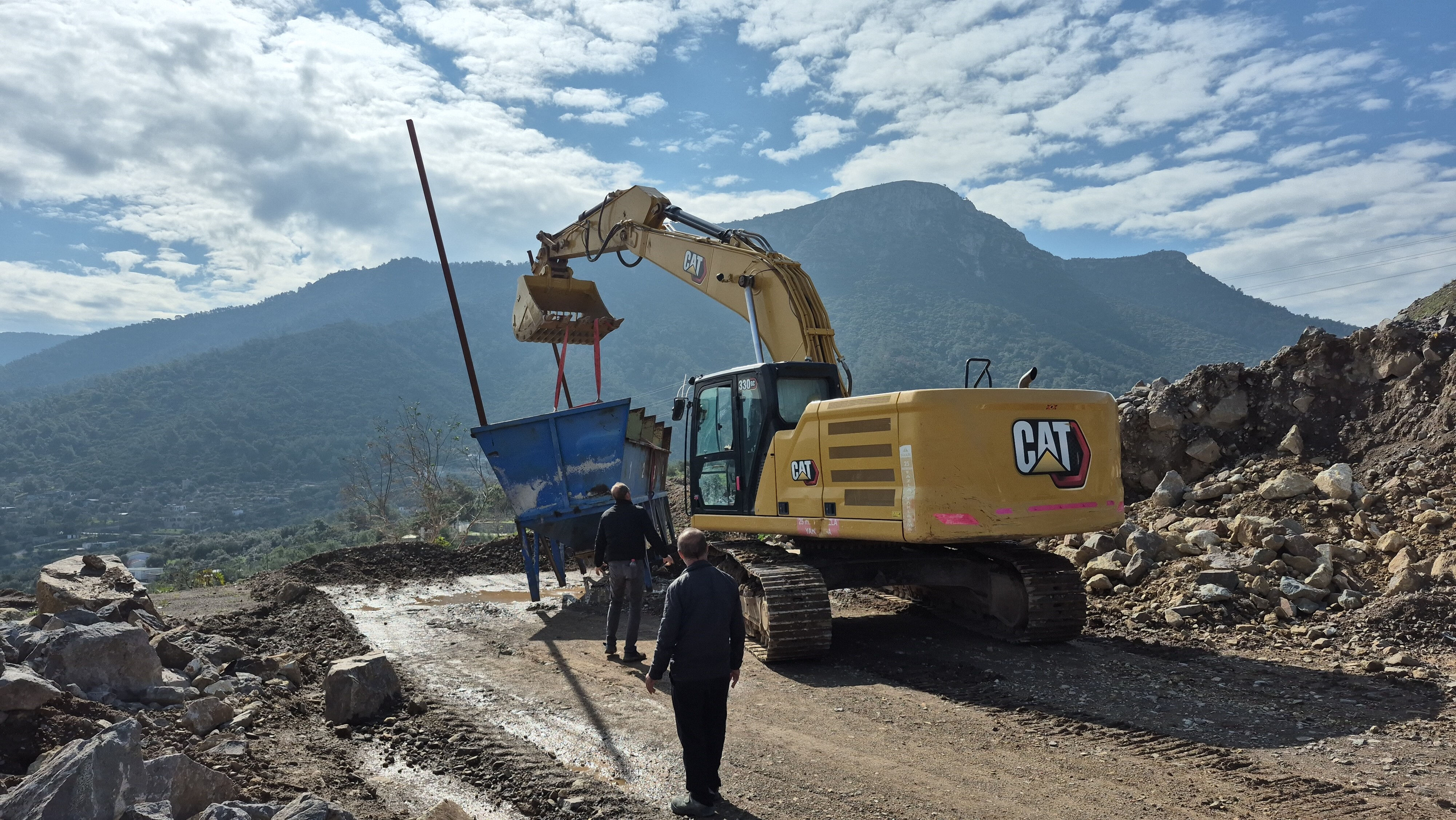 CHP'li belediyede kaçak yapı skandalı! 136 dönüm doğal arazide kırma, dökme, eleme... - 1. Resim