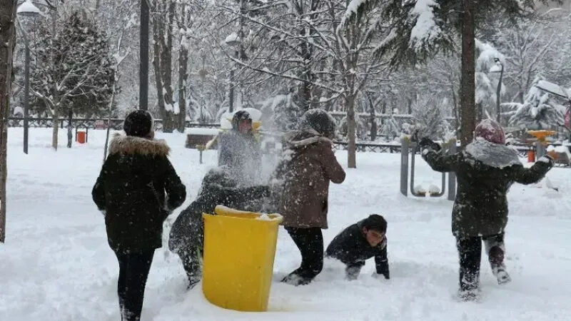 Esenyurt'ta okullar tatil mi? Son dakika İstanbul Valiliği açıklaması merakla takip ediliyor! - 2. Resim