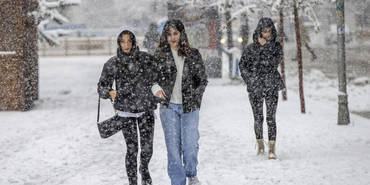 İstanbul'da beklenen kar yağışı başladı! AKOM, Meteoroloji ve Valilik uyarmıştı İstanbul'da beklenen kar yağışı başladı! AKOM, Meteoroloji ve Valilik uyarmıştı - 3. Resim