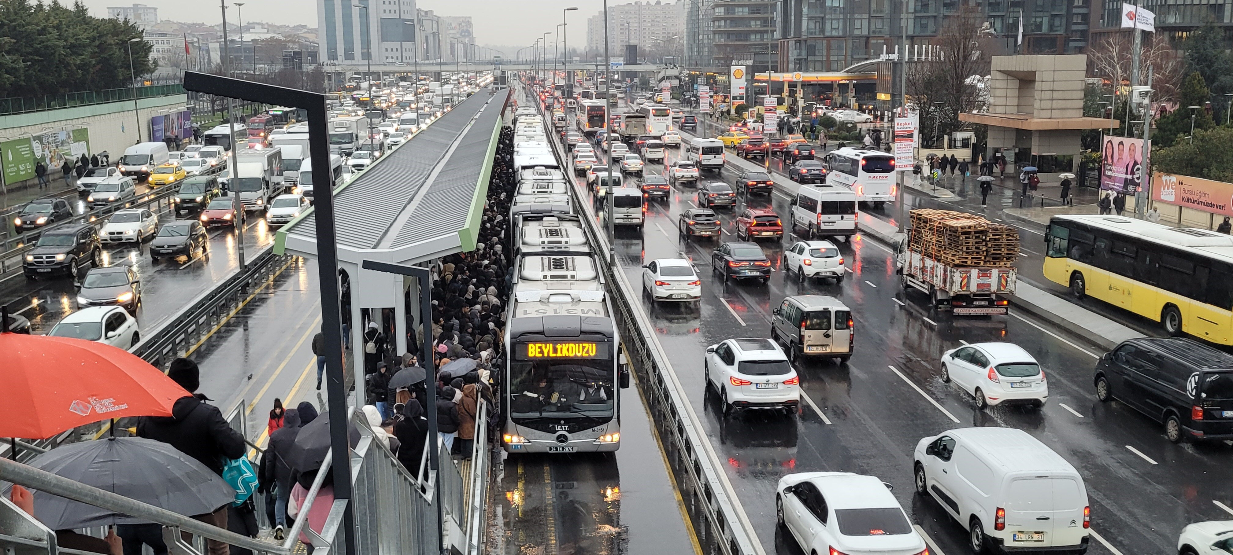 İstanbul'da metro ve tramvaylara kar yağışı düzenlemesi! İmamoğlu alınan tedbirleri açıkladı - 2. Resim