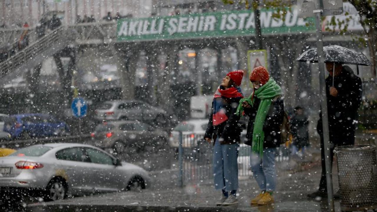 İstanbul&#039;da üniversiteler tatil mi? Kar tatili üniversiteler için geçerli mi? Bir bir açıklandı