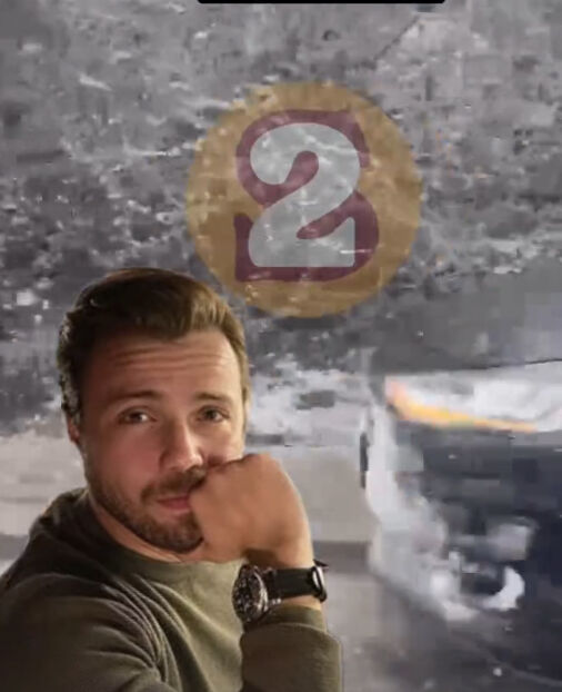 Ünlü oyuncu Tolga Sarıtaş'tan kötü haber! Trafik kazası geçirdi Ünlü oyuncu Tolga Sarıtaş'tan kötü haber! Trafik kazası geçirdi - 2. Resim