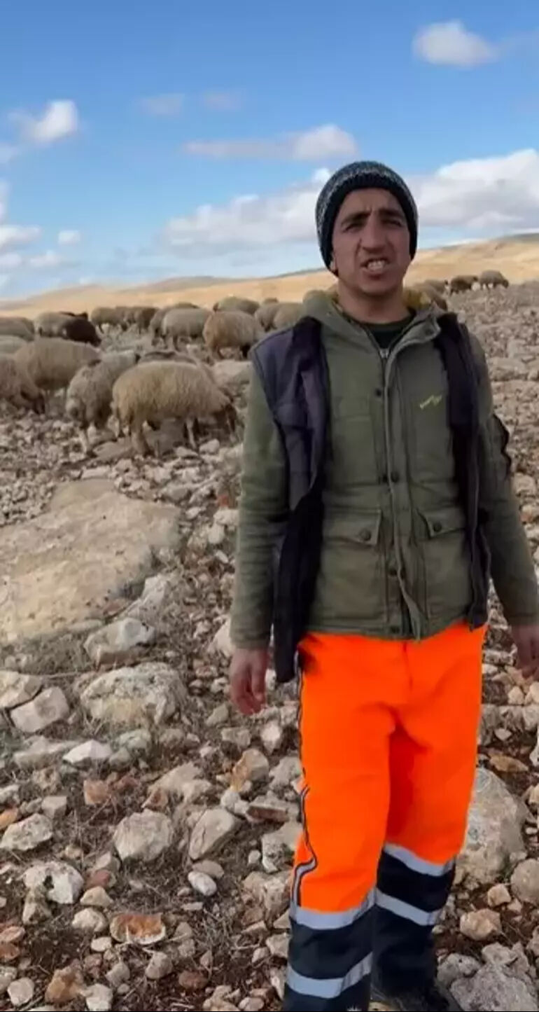 Yemekteyiz programında tavırlarıyla dikkat çekti! Çobanlık yapan Sinan Ediz'in videoları gündem oldu Yemekteyiz programında tavırlarıyla dikkat çekti! Çobanlık yapan Sinan Ediz'in videoları gündem oldu - 1. Resim