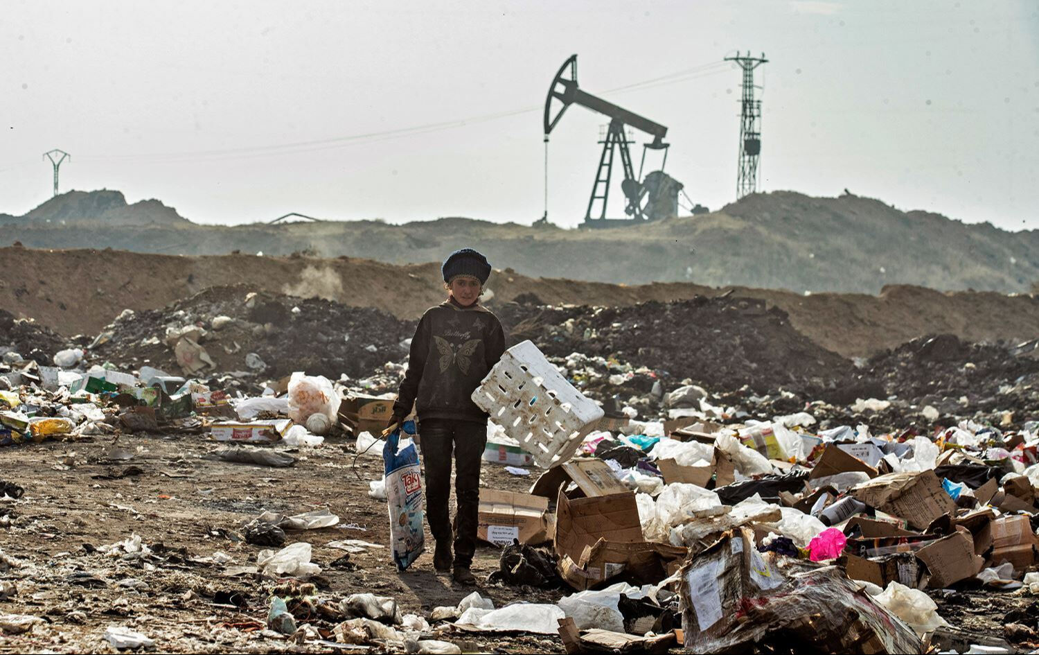 40 yıllık ekonomik sermaye 14 yılda buharlaştı: Her 10 Suriyeliden 9'u yoksulluk içinde! 40 yıllık ekonomik sermaye 14 yılda buharlaştı: Her 10 Suriyeliden 9'u yoksulluk içinde! - 2. Resim