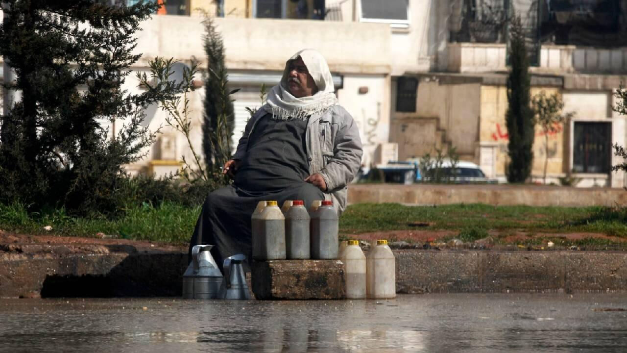 40 yıllık ekonomik sermaye 14 yılda buharlaştı: Her 10 Suriyeliden 9'u yoksulluk içinde! 40 yıllık ekonomik sermaye 14 yılda buharlaştı: Her 10 Suriyeliden 9'u yoksulluk içinde! - 5. Resim