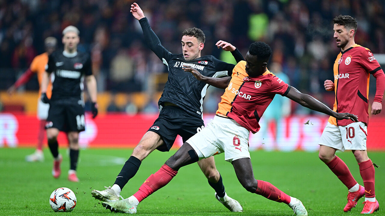 Avrupa'ya buruk veda! Aslan, Az Alkmaar'a diş geçiremeyerek elendi Galatasaray-AZ Alkmaar | Canlı Anlatım - 1. Resim