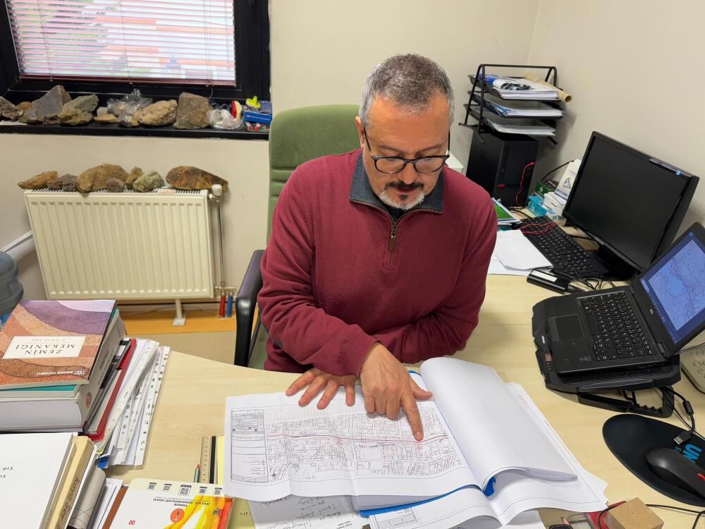 Bir kent bu olayı konuşuyor! 3 gündür yanıyor, deprem habercisi mi? - 2. Resim