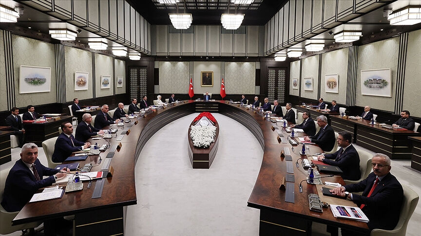 Cumhurbaşkanı Erdoğan sinyali vermişti! Kabine değişimi için gözler cuma gecesinde Cumhurbaşkanı Erdoğan sinyali vermişti! Kabine değişimi için gözler cuma gecesinde - 1. Resim