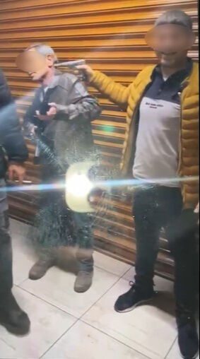 Dehşete düşüren anlar! Arkadaşlarıyla şakalaşırken kendini vurdu - 1. Resim