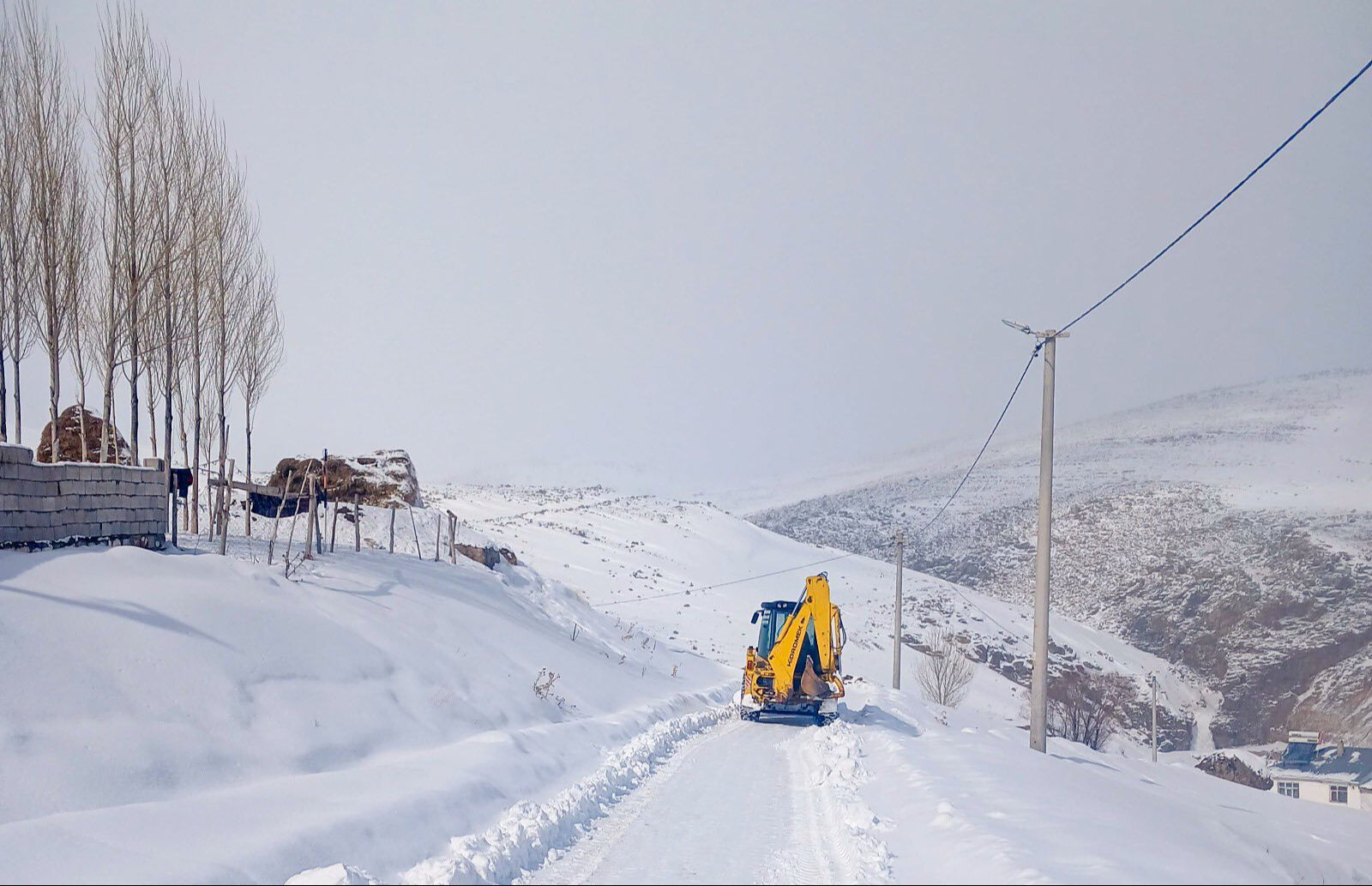 Kar engeli had safhada! Van'da 264 yere ulaşım yolu kapandı - 1. Resim
