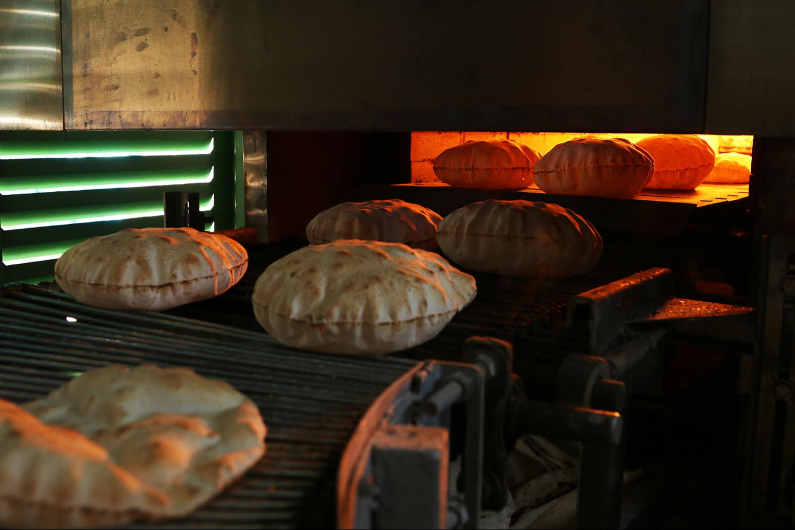 Suriye'de ekmek besin değerini kaybediyor! Fiyatı 400 Suriye lirasından 4.000'e çıktı Suriye'de ekmek besin değerini kaybediyor! Fiyatı 400 Suriye lirasından 4.000'e çıktı - 2. Resim