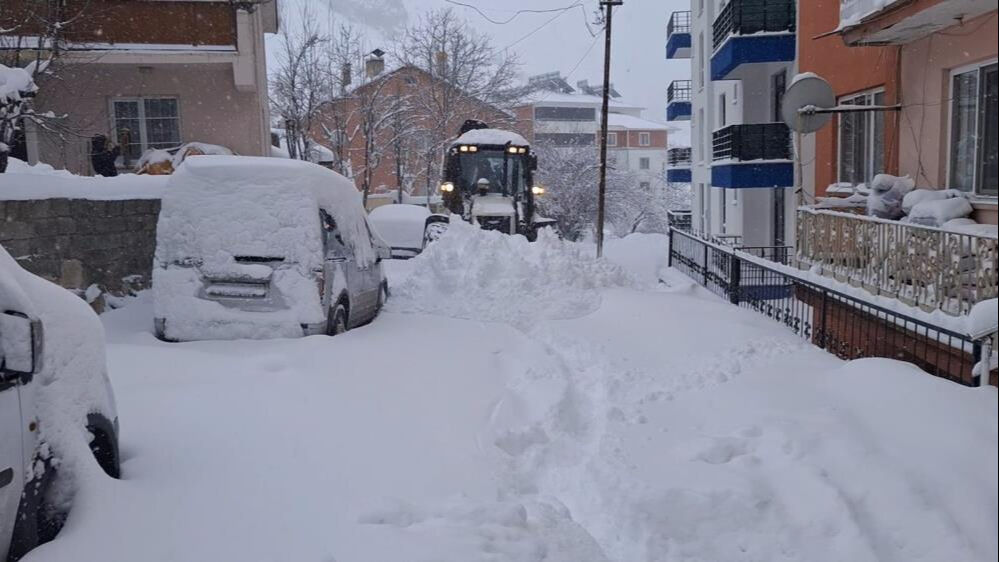 Tunceli'de köylere ulaşım kesildi! Yollar kapanınca okullar da tatil edildi - 1. Resim