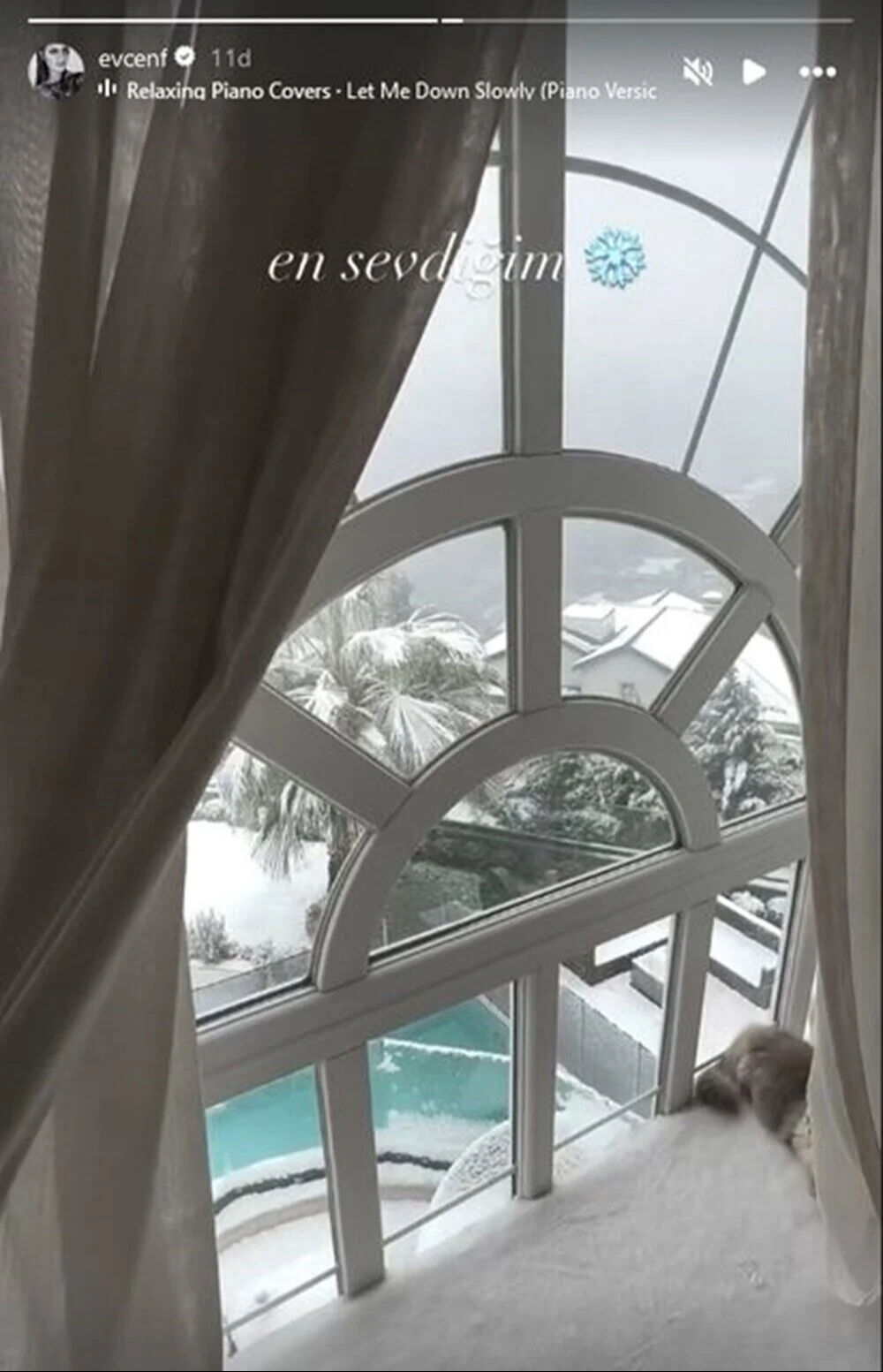 Ünlü oyuncu Fahriye Evcen lüks evini paylaştı! Görenler gözlerine inanamadı Ünlü oyuncu Fahriye Evcen lüks evini paylaştı! Görenler gözlerine inanamadı - 2. Resim