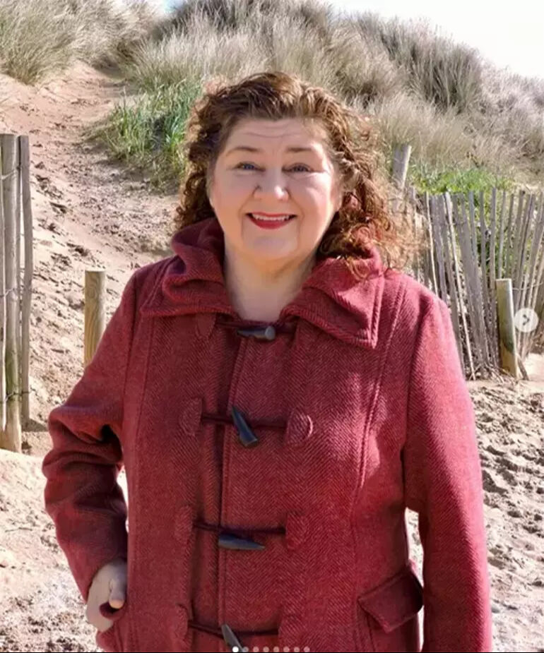 Ünlü oyuncunun son halini kimse tanımadı! Maddi olarak zor günler geçiriyor: Yaptığı iş şaşırttı - 2. Resim