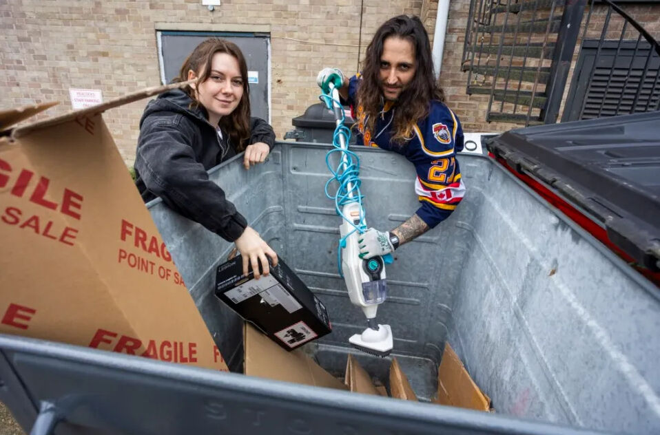 Böylesi hiç görülmedi! Hazine avcısı çift, bu hobiyle sosyal medyada fenomen oldu - 2. Resim